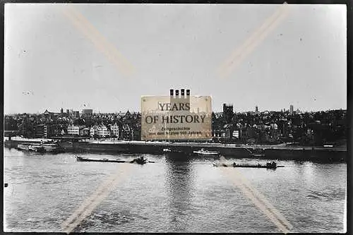 Foto Köln 1944-46 zerstört Rhein Schiffe Rathausturm und Groß St. Martin
