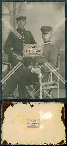 Orig. Foto Soldaten 1917 Studio im Birkenstuhl sitzend