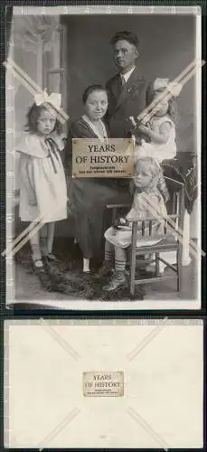 Foto AK Familie mit drei Kinder Atelier Foto um 1910
