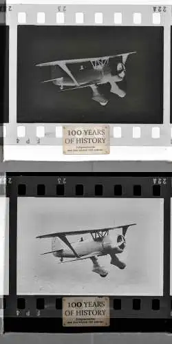 Negativ abfotografiertes Foto Flugzeug airplane aircraft ca. 4x3,5 cm
