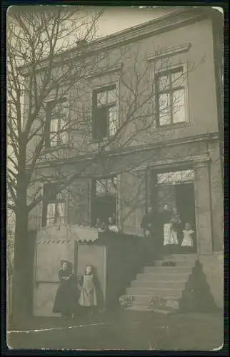 AK Dortmund 1910 gelaufen Haus Eingang Personen Treppe, nach Brackel versendet