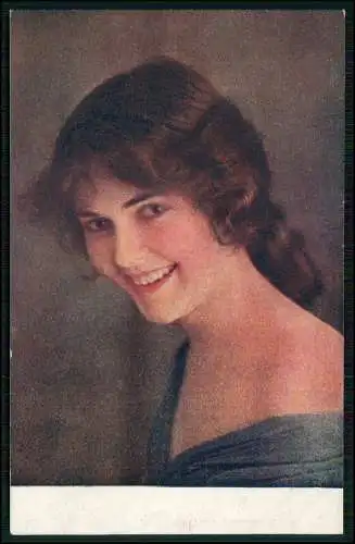 Alte Künstler AK Postkarte K. Larson Portrait feine elegante Dame Hübsche Frau 8