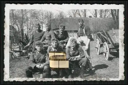 6x Orig. Foto Soldaten Quartier bei Bauern 1942-43