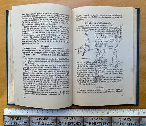 Spielen Tummeln Turnen von 1929 - an Barren Pferd Bock Kasten Tisch Turnlehre