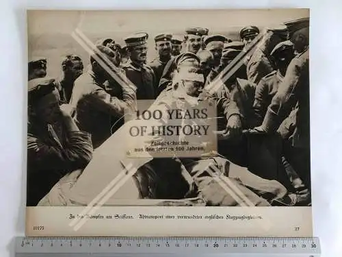 Foto Karton 1. WK Soissons Aisne Abtransport eines verwundeten Flugzeugbegleiter