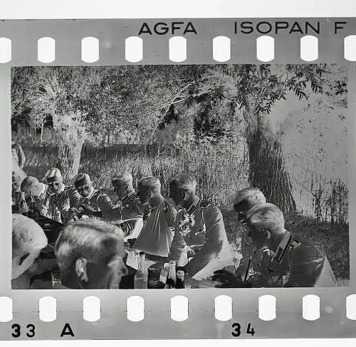 9x Original Negativ Soldaten Hindernisreiten Pferde Feierlichkeiten uvm. 1940-41
