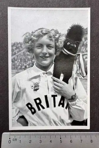 englische Schwimmerin Ruthley Moris-Hancock mit Katze OLYMPIA 1936 Sammelbild 96