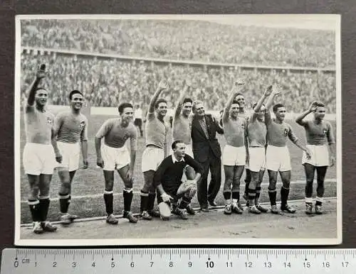 2x OLYMPIA 1936 Sammelbild- Italien Olympiasieger im Fußball Studentenmannschaft