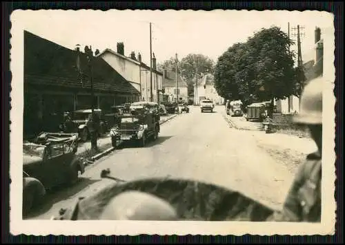 10x Foto Frankreich Kriegszerstörungen 1940-41 Fahrzeuge Wehrmacht Vormarsch uvm