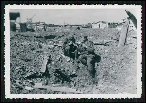 10x Foto Frankreich Kriegszerstörungen 1940-41 Fahrzeuge Wehrmacht Vormarsch uvm