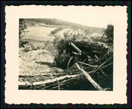 Photo France Anti-aircraft gun loot in the bunker shelter German soldiers 1940