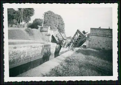 Foto gesprengte Brücke Soldaten Wehrmacht Kleiner Kanal Belgien Frankreich 1940