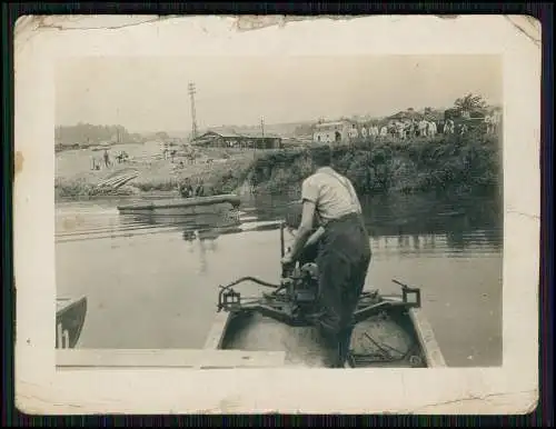 Foto Soldaten Wehrmacht Pioniere Motorboot Schlauchboot Polen Russland 1943