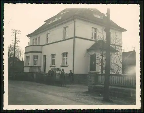 Foto Großes Haus mit Eigentümer davor Straßenansicht 1936