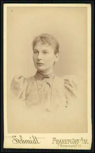 CDV Foto Schmidt, Frankfurt a. M. Rossmarkt 12 bürgerliche Frau im Portrait