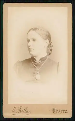 CDV Fotografie Emil Rolla Kyritz a. Knatter Dame mit Zopf und Hals Medaillon