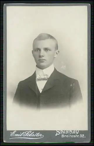 CDV Foto gepflegter junger Mann Emil Schröter, Berlin-Spandau, Breite-Straße