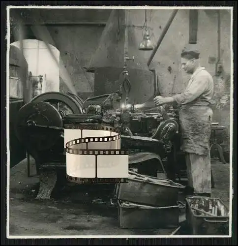 Werk-Foto Nr.4 Arbeiter an Maschinen Firma Gebr. Achenbach Weidenau Siegen 1940