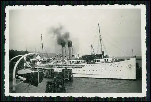 Foto Schwedenfähre Eisenbahnfährschiff - Konung Gustaf V. - Hafen Sassnitz Rügen