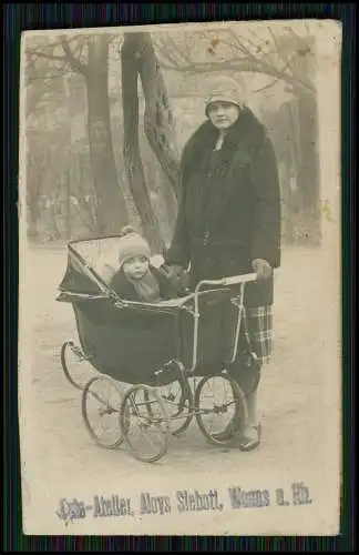 Foto Mutter Kind im Kinderwagen große Räder Worms 1925 Atelier Aloys Siebott