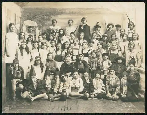 Foto 20x15cm Mädchen Zöpfe Jungs Bühne Schauspiel Schneewittchen Zwerge 1928