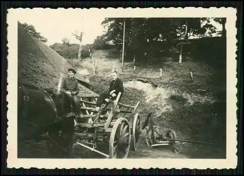 8x Foto Feldarbeit auf Bauernhof Pferd zieht den Pflug über den Acker uvm. 1939