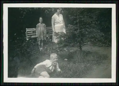 12x Foto Familie Kinder Jungs Mädchen fröhliches beisammen sein 1925-35