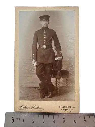 CDV Foto Soldat in Uniform mit Seitengewehr Atelier Mertin Biberich am Rhein