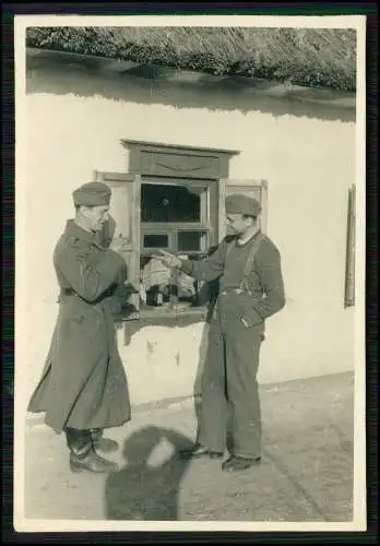 5x Foto Soldaten der  Wehrmacht Quartier bei Bauern Dorf in Russland 1942-43