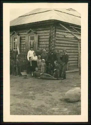 4x Foto Dorf in Russland Bauern Familie bei der Ernte Hütten Stroh 1942-43