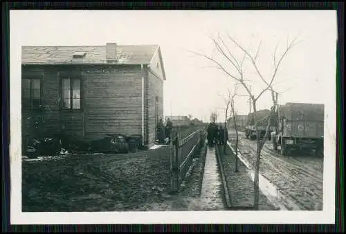 9x Foto Soldaten Wehrmacht Luftwaffe Quartier Dorf Polen oder Russland 1941-42