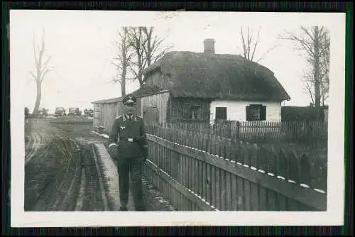 9x Foto Soldaten Wehrmacht Luftwaffe Quartier Dorf Polen oder Russland 1941-42