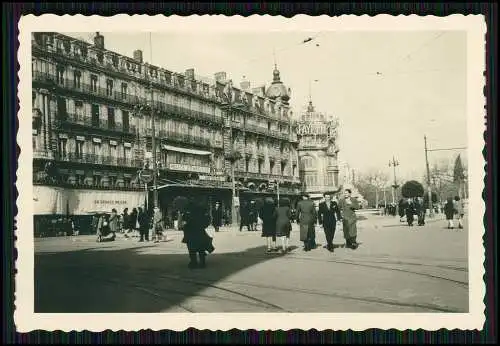 2x Foto Montpellier Hérault Place de la Concorde Passanten deutsche Wehrmacht