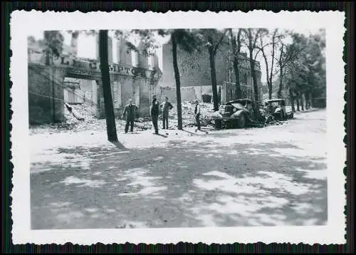 Foto Frankreich zerstörte Häuser und Fahrzeuge der französischen Armee 1940-41