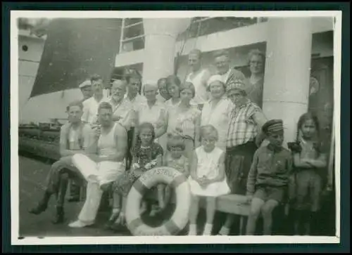 13x Foto Deutsche Auswanderer mit Schiff Astrida von Antwerpen n. Brasilien 1932