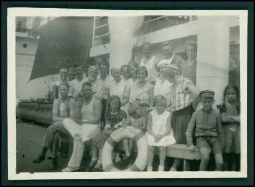 13x Foto Deutsche Auswanderer mit Schiff Astrida von Antwerpen n. Brasilien 1932