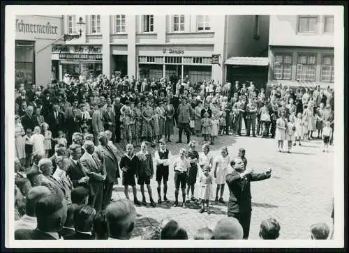 Foto 18×13 cm Dirigent mit Chor auf der Straße 1939 Stadt in Ruhrgebiet Werbung