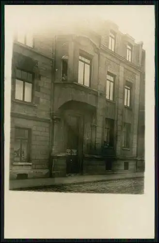 Foto AK Eigene Aufnahme Köln Kalk Dieselstraße 5 Haus-Ansicht 1925 Dame Fenster
