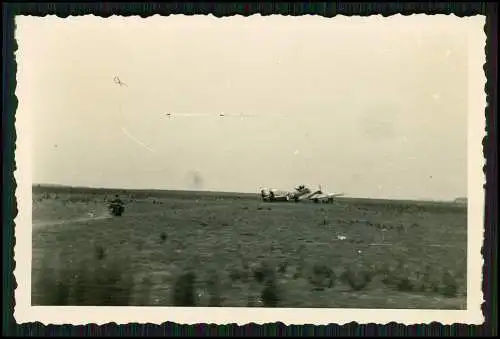 2x Foto Frankreich Notlandung Flugzeug Aircraft 1940-41