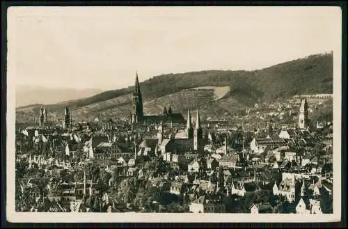 2x Foto AK Freiburg Breisgau Martinstor und Panorama der Stadt mit Kirchen 1940