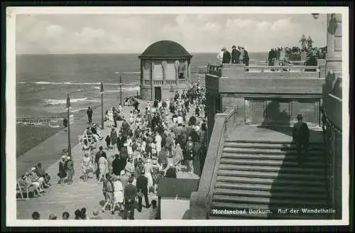 Foto AK Nordseebad Borkum Kurgäste auf der Wandelhalle mit Promenade 1936-40