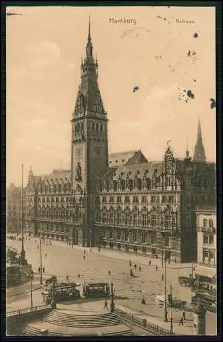 AK Hamburg am Rathaus mit Straßenbahn Pferdefuhrwerk Passanten uvm 1913 gelaufen