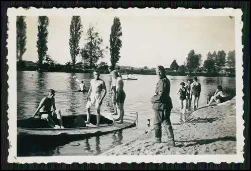 Foto Soldaten der Wehrmacht Baden am Fluss Freizeit mit Paddelboot uvm. 1942