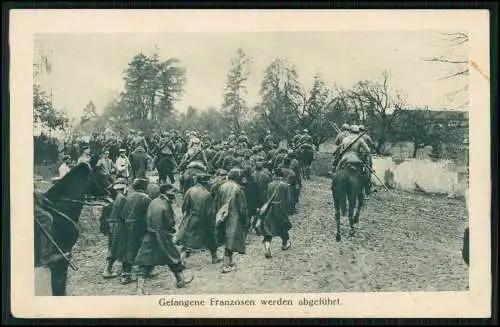 AK 1. WK Feld-Postkarte Frankreich Gefangene Franzosen werden abgeführt