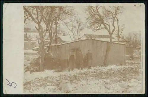 Foto 1. WK deutsche Soldaten vor Baracken im Winter 1917 Feldpost gelaufen