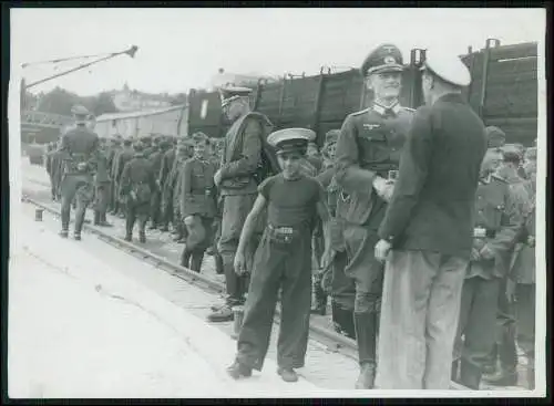 Foto 18x13 Soldaten Wehrmacht Beendigung Dampferfahrt Abschied vom Kapitän 1941