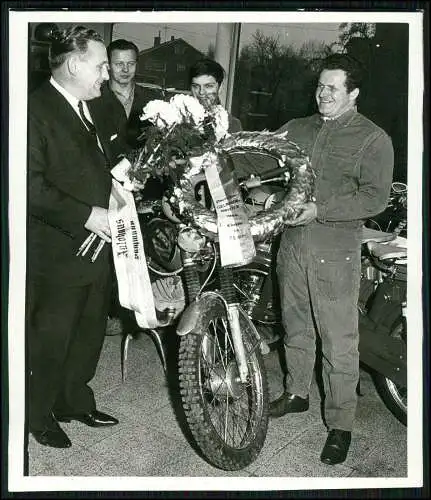 Pressefoto 15x13cm Motorrad Motocross-Rennen im Gelände 1950-65 NRW u.a. Nr. 45