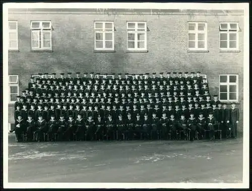 Foto 24×18cm Foto Marine Bundeswehr Kiel Eckernförde Gruppenfoto in der Kaserne