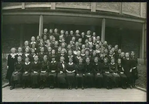 Foto 17×12 cm im Ruhrgebiet Junge Mädchen lange Zöpfe Abschlussgruppenfoto 1940