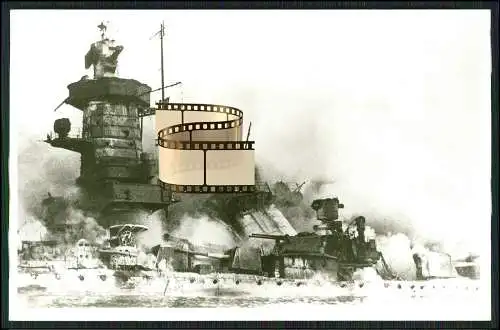 Foto AK Panzerschiff - Admiral Graf Spee - Montevideo Versenkung brennende Wrack